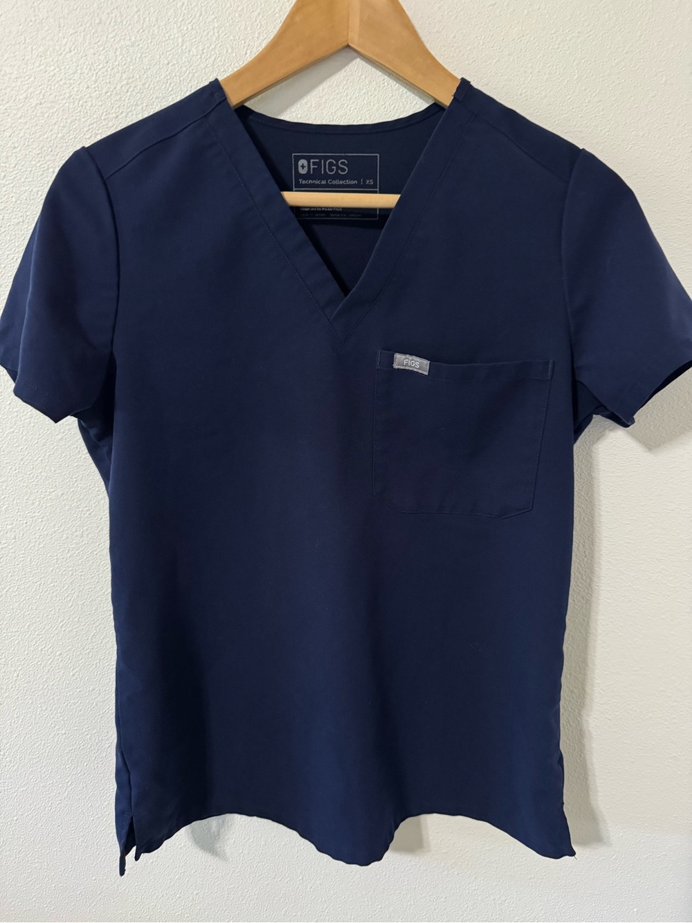 Figs Catarina One-Pocket Scrub Top Navy Short Sleeve FW1000 Clinic Medical-XS